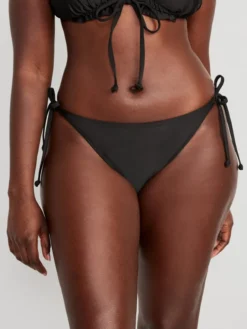 Old Navy Low-Rise String Bikini Swim Bottoms For Women -Allure Favour https3A2F2Foldnavy.gapcanada.ca2Fwebcontent2F00522F7252F5772Fcn52725577.jpg 640x